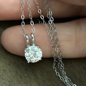 SALE! NWT Moissanite gem 1.0 karet stone set into pendant chain solid sterling
